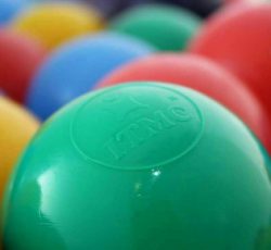 تولید و فروش توپ های استاندارد استخری و اسباب بازی