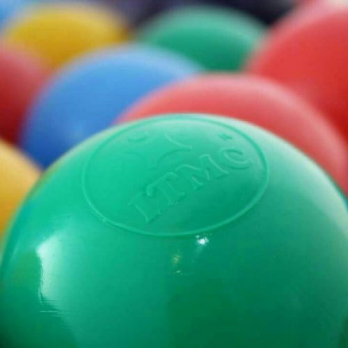 تولید و فروش توپ های استاندارد استخری و اسباب بازی