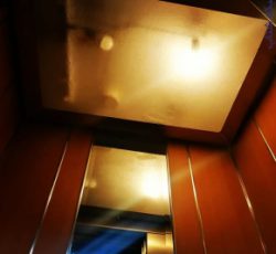 طراحی فروش و نصب انواع آسانسور های کششی و هیدرولیک