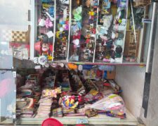 فروش انواع اسباب بازی های فکری ، کادویی،  عروسک و لوازم دکوری و فندک های تزیینی ، لوازم کوهپیمایی و شکار