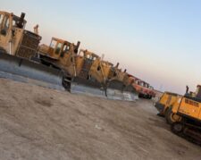 اجاره دهنده بلدوزر و بیل مکانیکی و کامیون و لودر
